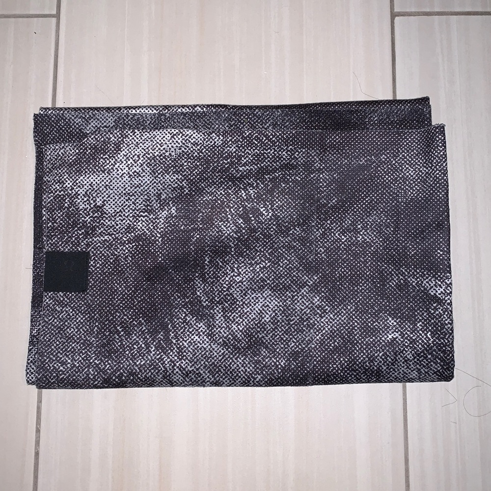 NWOT Lululemon Yoga Mat Towel